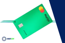 Cartão PicPay Platinum verde com chip, pagamento por aproximação e bandeira Mastercard, em fundo com logotipo da Credit Levy.